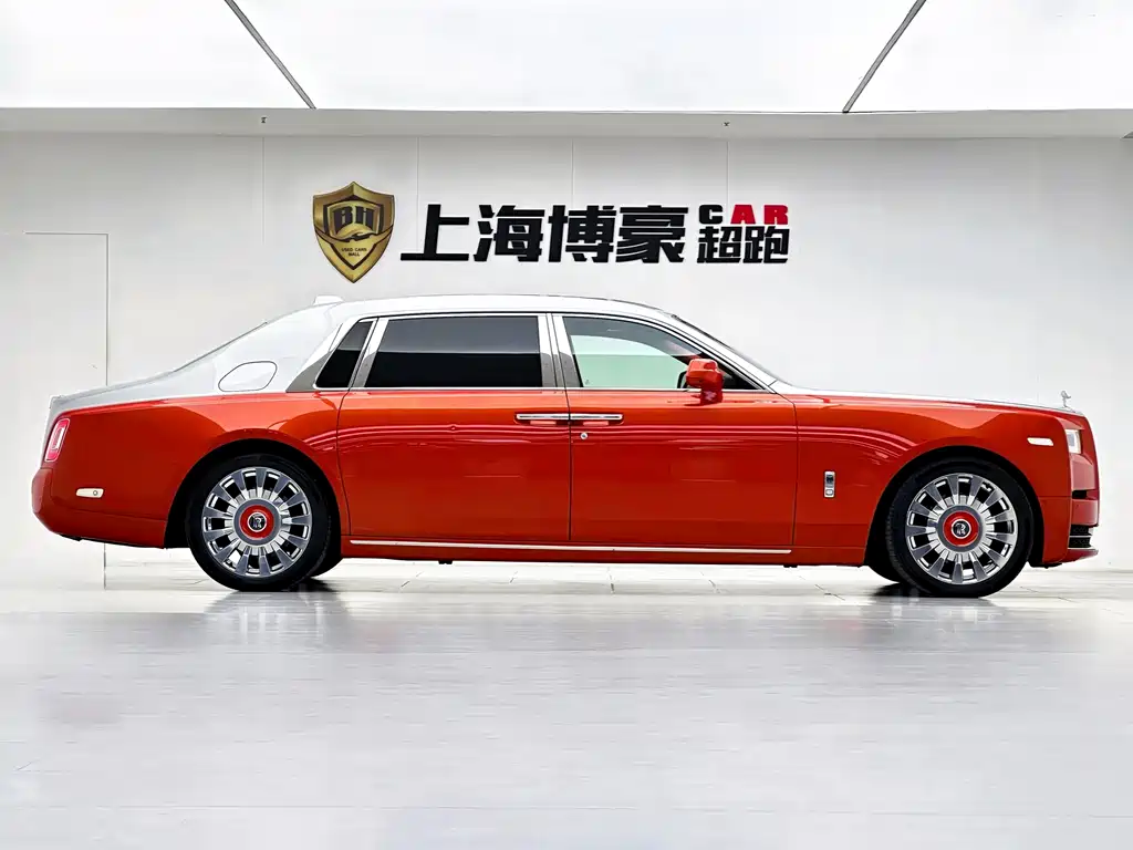 ROLLS-ROYCE PHANTOM