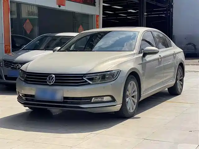 VOLKSWAGEN MAGOTAN 2017