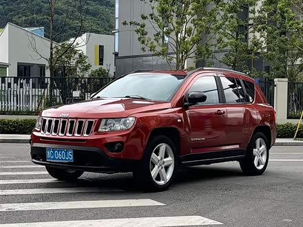 指南者进口 2012款 2.4L 四驱豪华版