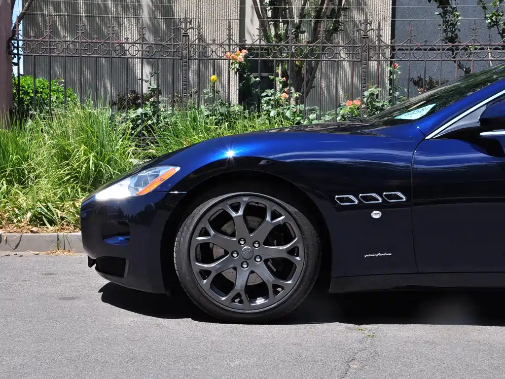 MASERATI GRANTURISMO
