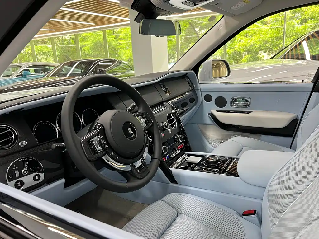 ROLLS-ROYCE CULLINAN