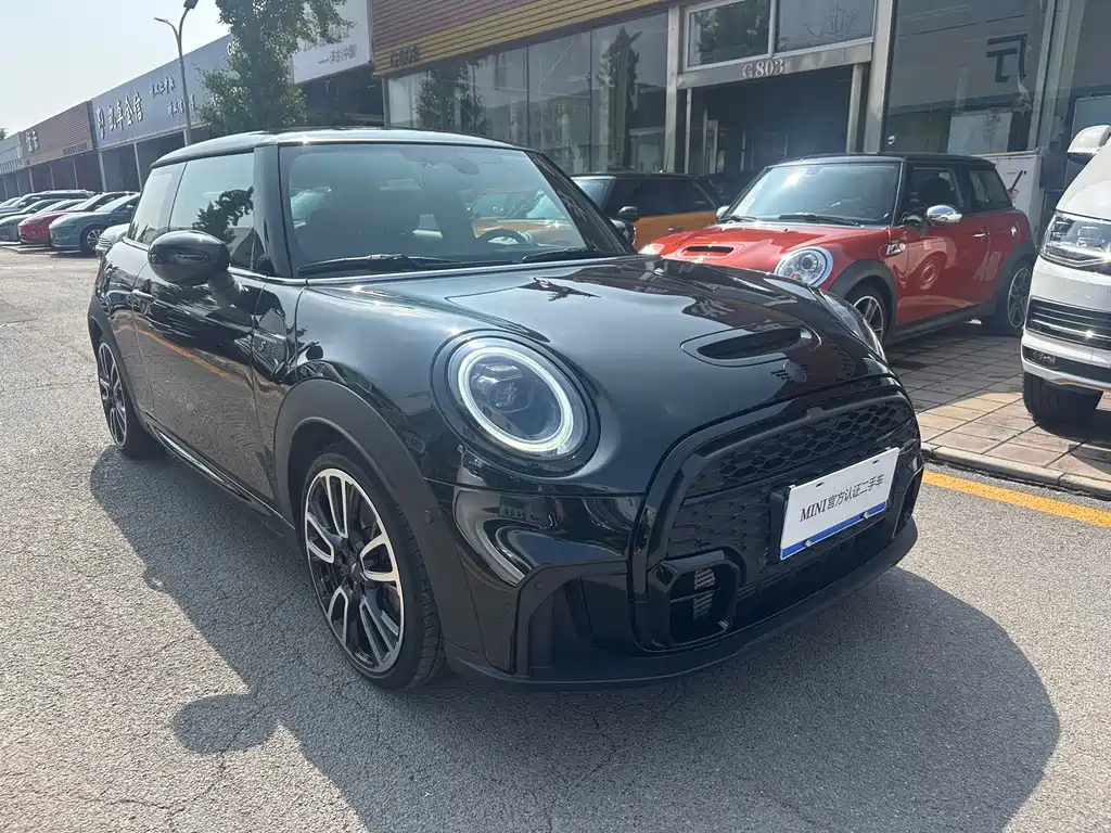 Mini Mini 2025