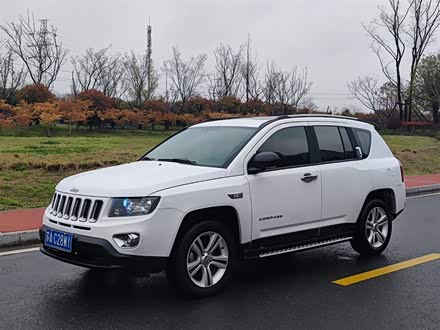 指南者进口 2015款 2.0L 两驱运动版