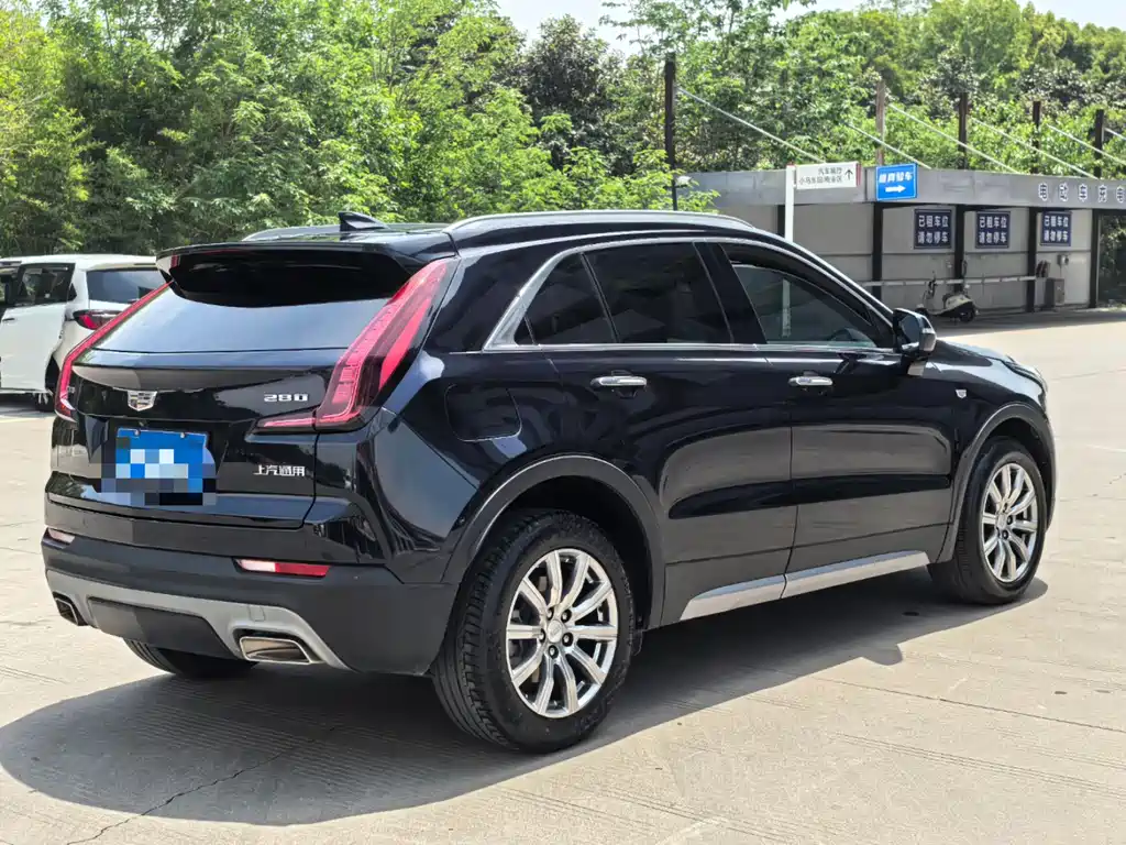 CADILLAC XT4
