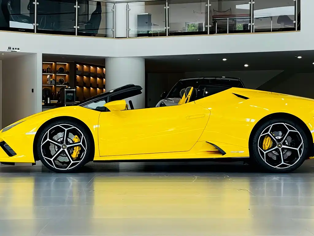 LAMBORGHINI HURACÁN