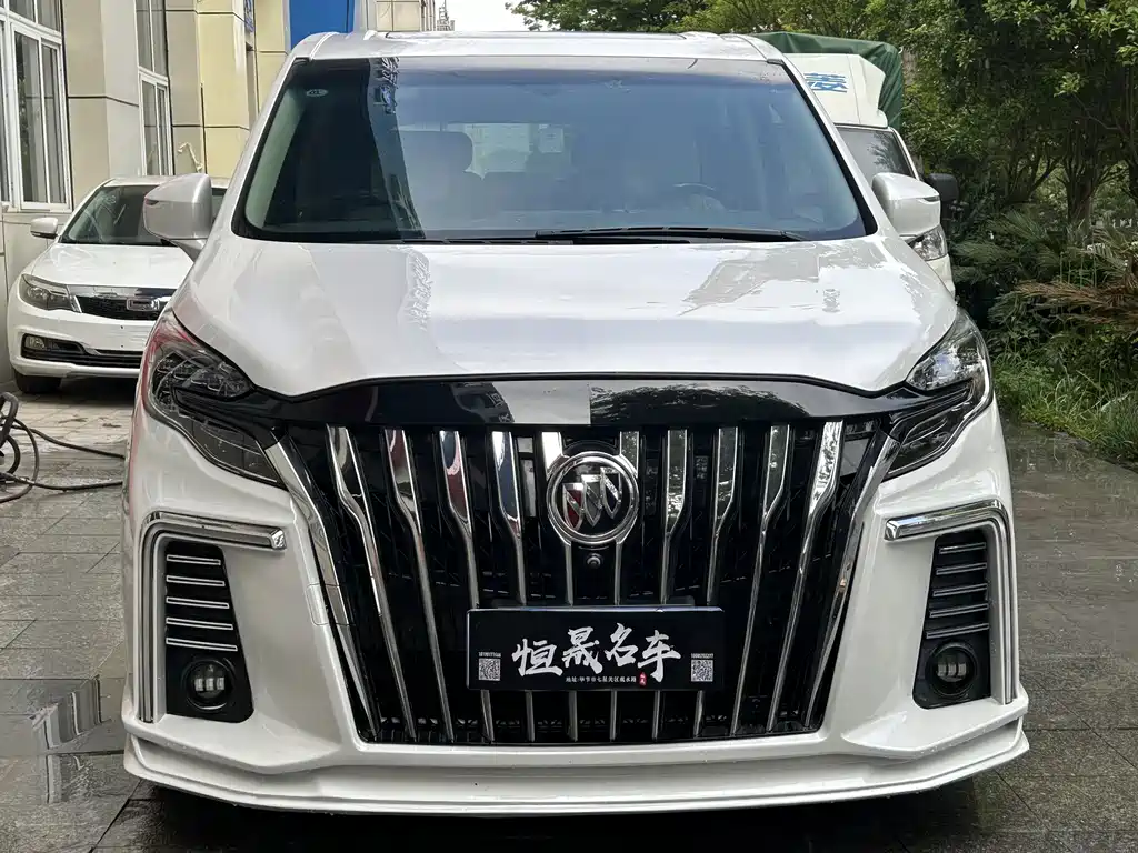 Buick GL8 2021 陆上公务舱 652T Комфортная версия 150000 km 2021