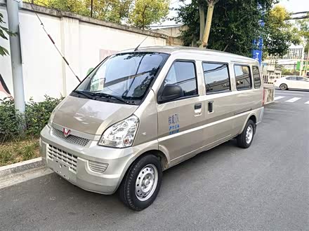 五菱荣光 2019款 1.5L 加长基本型