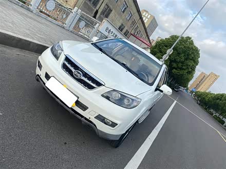 比亚迪S6 2013款 劲悦版 2.0L 手动豪华型 5座