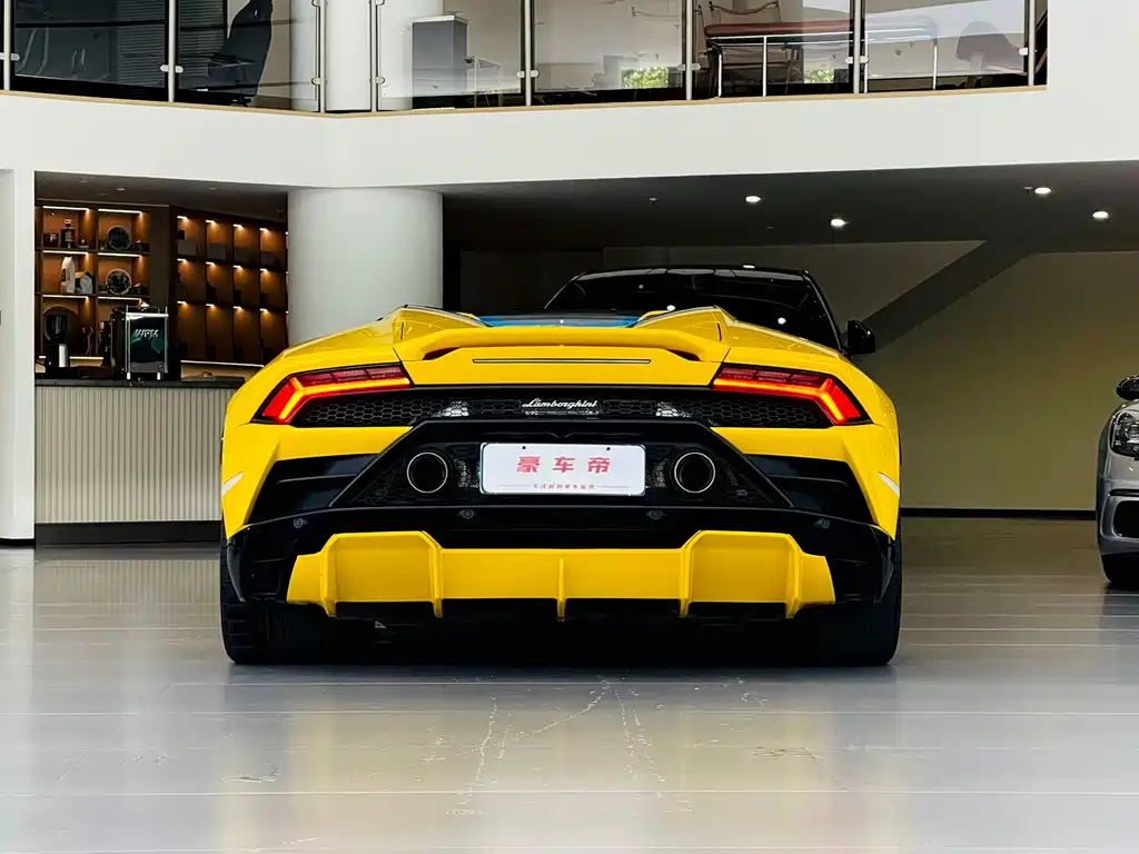 LAMBORGHINI HURACÁN