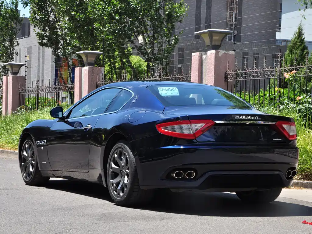 MASERATI GRANTURISMO