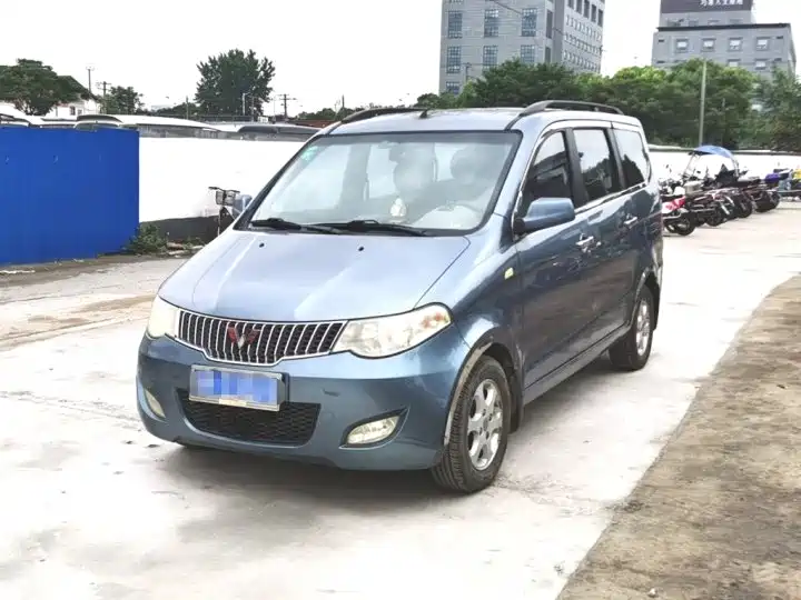 Wuling Hongguang 2011