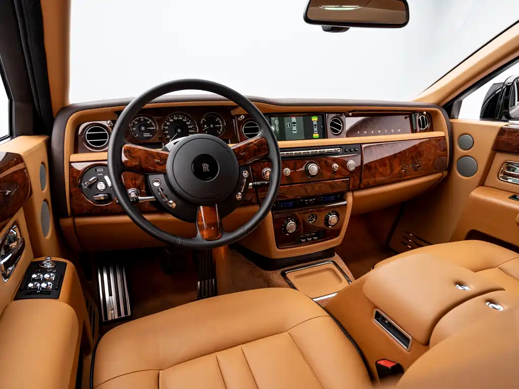 ROLLS-ROYCE PHANTOM