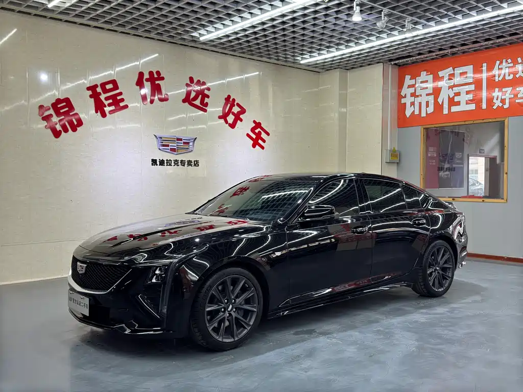 Кадиллак CT5 2024 года 28T Платинум 15000 km 2024