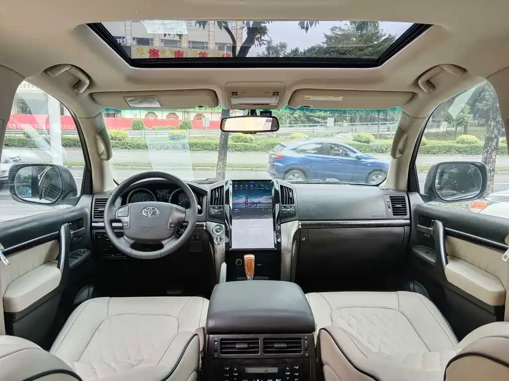 Toyota Land Cruiser 2010 4.7L AT VX