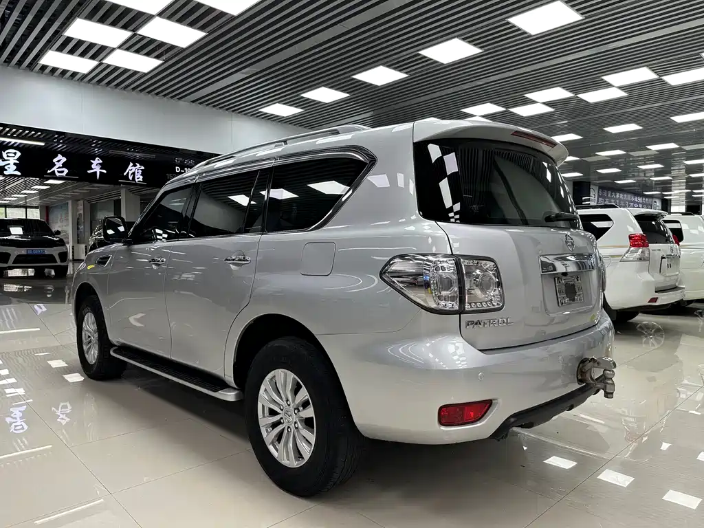 NISSAN TOURE