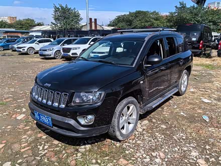 指南者进口 2014款 2.0L 两驱都市版