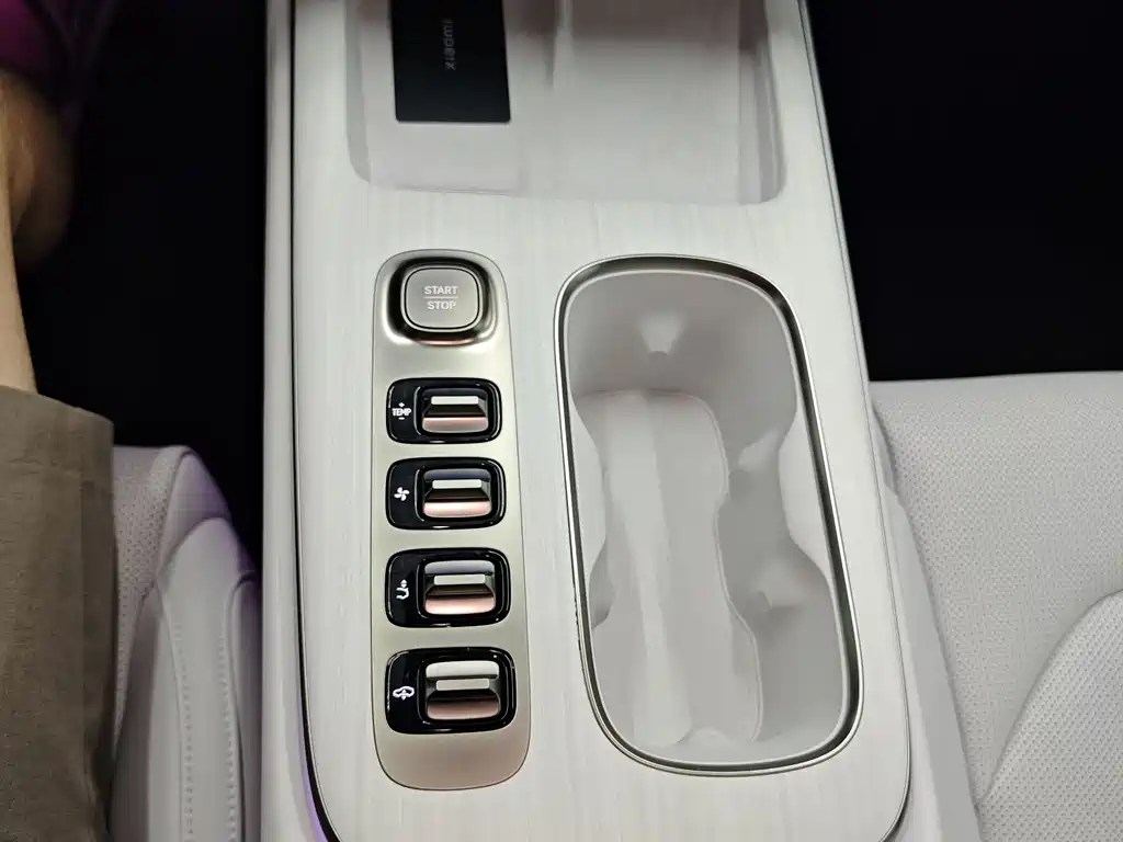 XIAOMI CAR XIAOMI SU7