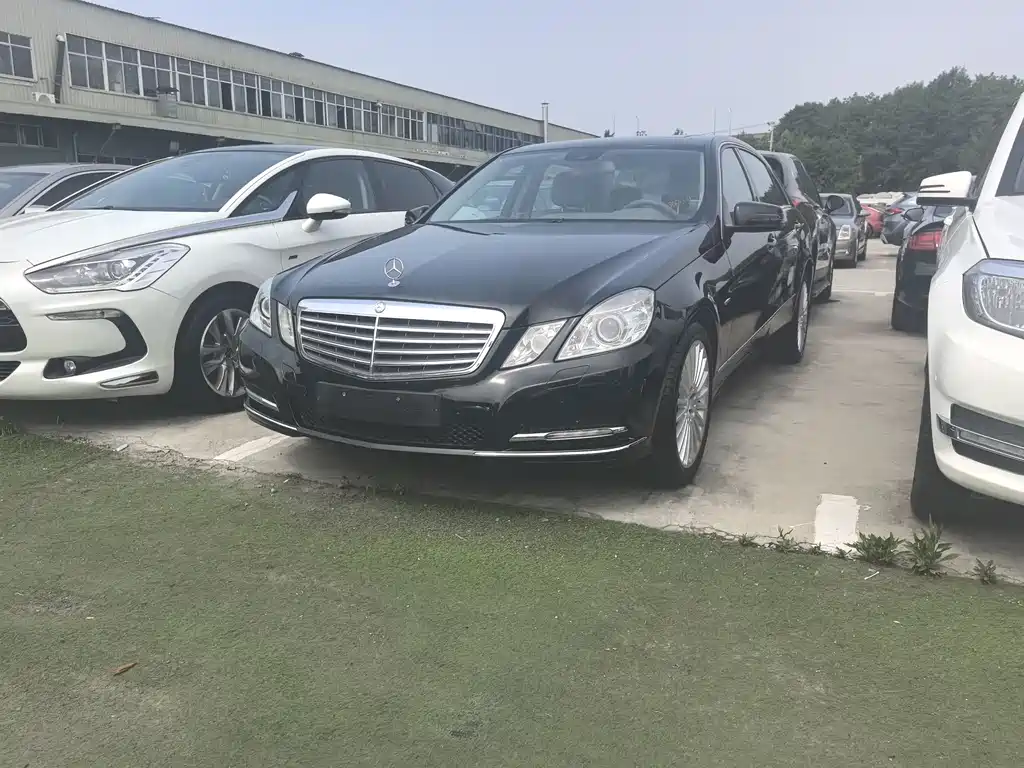Mercedes-Benz E-Class 2010