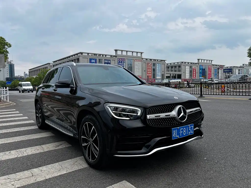 MERCEDES-BENZ GLC