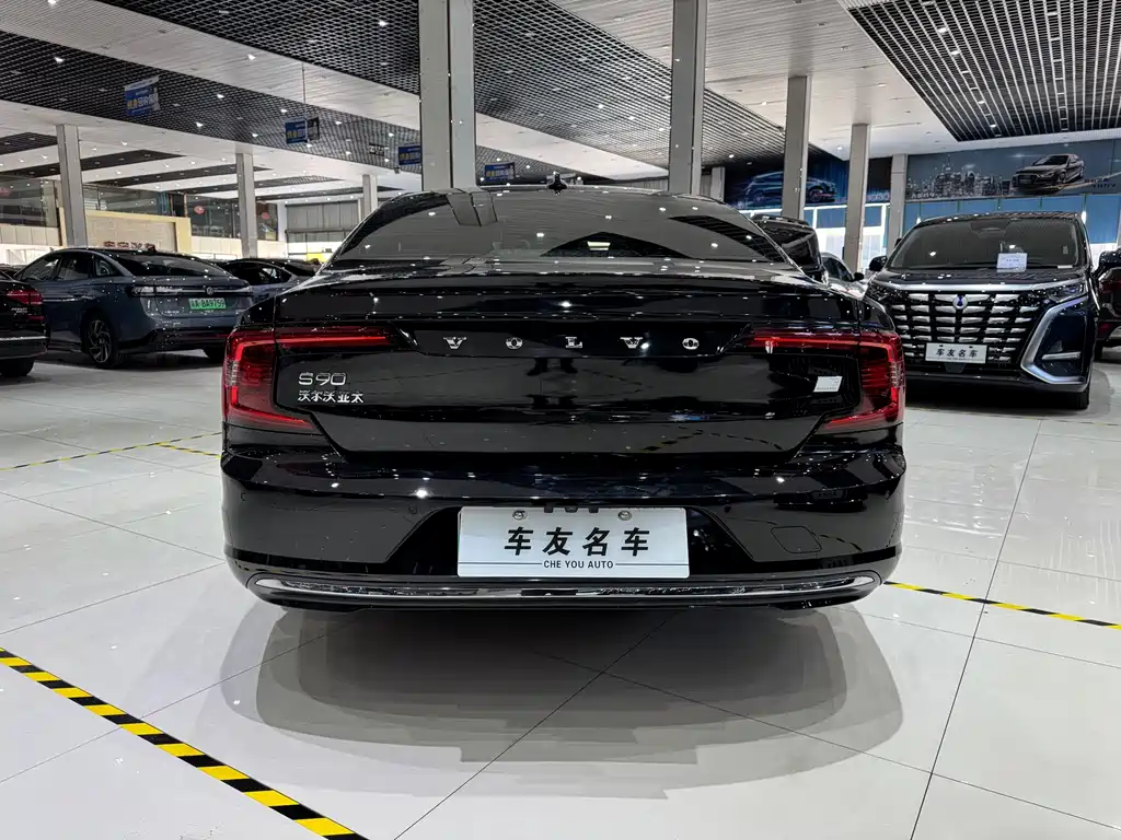 VOLVO S90 PLUG IN HYBRID