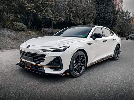 长安UNI-V 2022款 1.5T 运动版