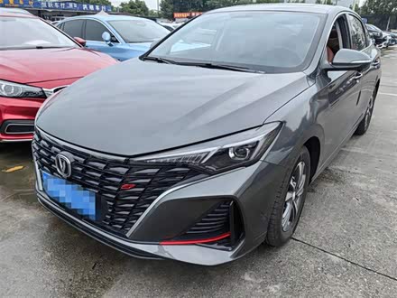 逸动 2022款 PLUS 蓝鲸NE 1.4T GDI DCT尊贵版