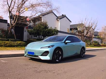 深蓝SL03 2022款 1.5L 1200增程版