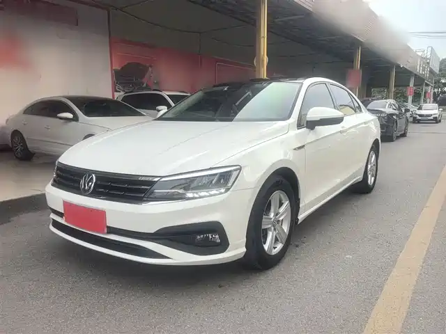 VOLKSWAGEN LINGDU 2020