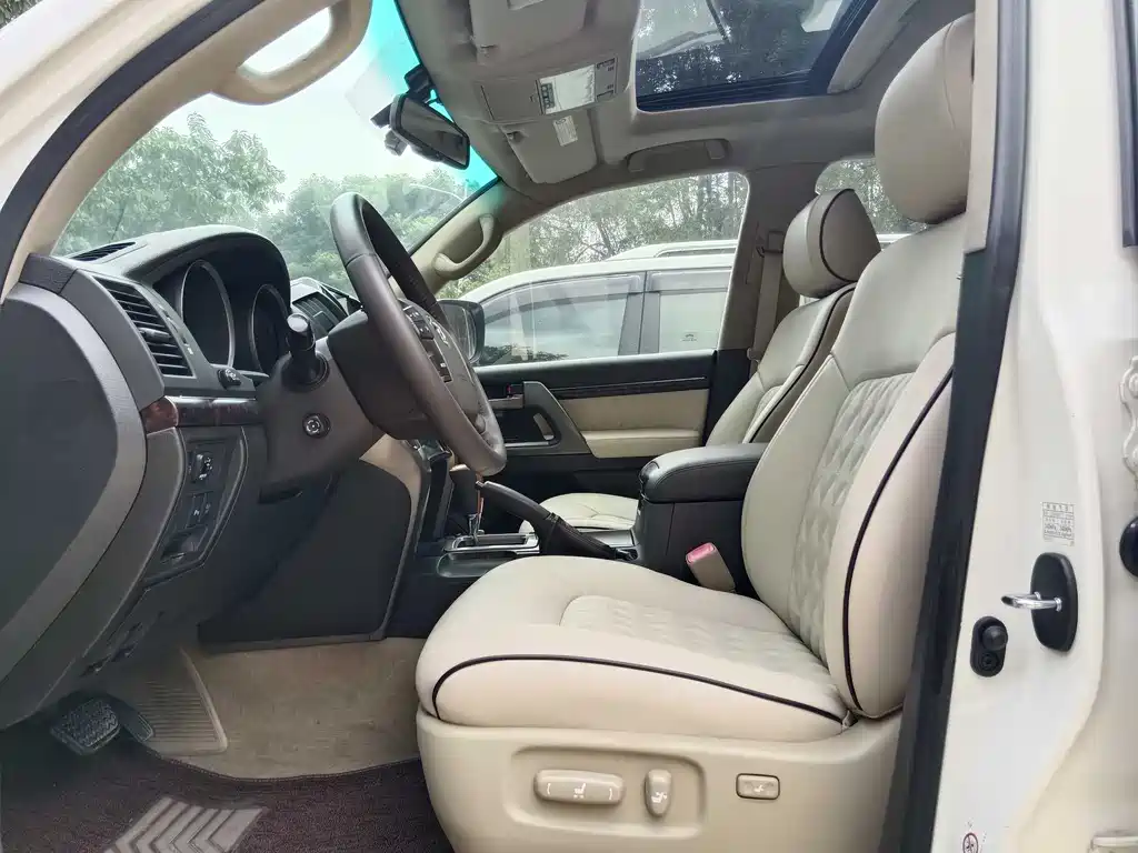 Toyota Land Cruiser 2010 4.7L AT VX