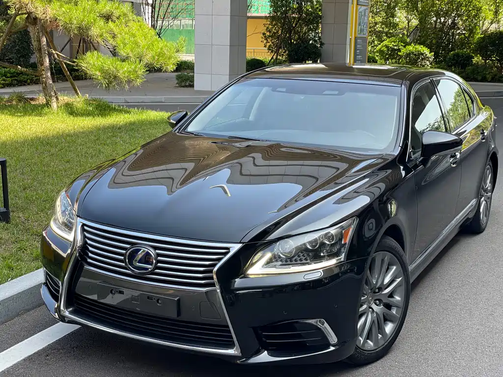 Lexus LS 2014 600hL