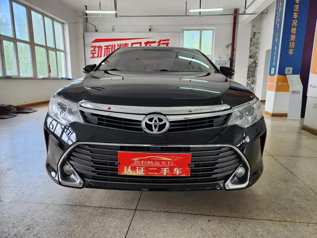 TOYOTA CAMRY