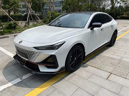 长安UNI-V 2022款 1.5T 运动版
