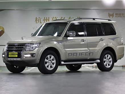 帕杰罗进口 2018款 3.0L 自动舒适版