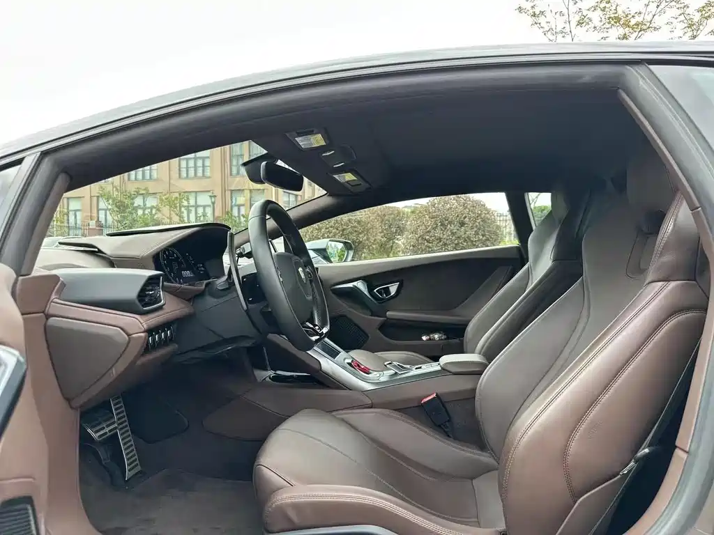 LAMBORGHINI HURACÁN