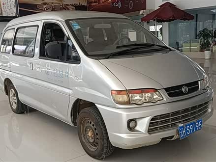 菱智 2015款 V3 1.5L 7座标准型