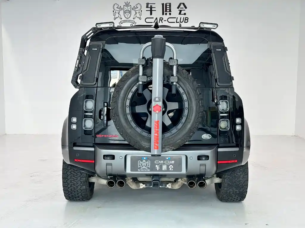 LAND ROVER DEFENDER