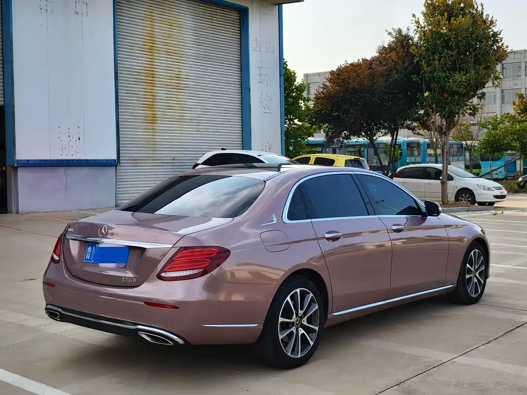 MERCEDES-BENZ E CLASS