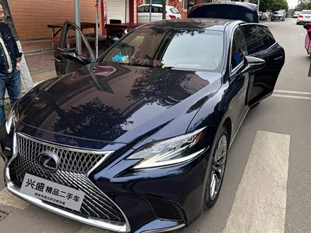 雷克萨斯LS 2020款 500h 行政版 国VI