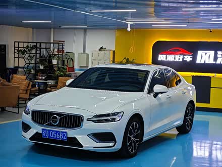 沃尔沃S60 2021款 T4 智逸豪华版