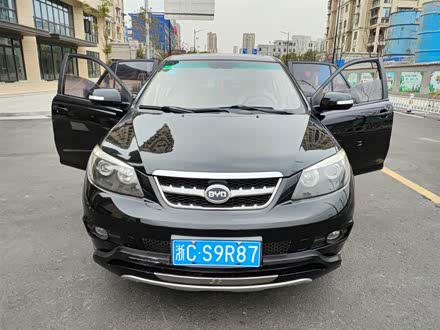 比亚迪S6 2013款 劲悦版 2.0L 手动精英型 5座