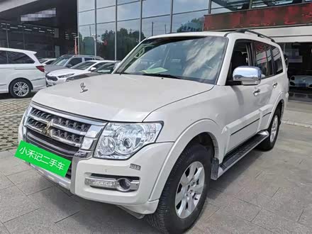 帕杰罗(进口)V93 2020款 3.0L 中东版