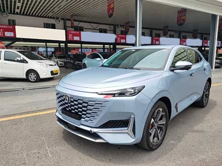 长安UNI-K 智电iDD 2022款 蓝鲸iDD 130km 1.5T 尊贵型