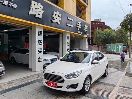 福睿斯 2015款 1.5L 自动时尚型