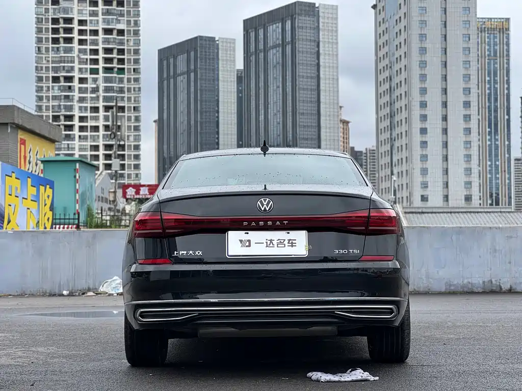 VOLKSWAGEN PASSAT
