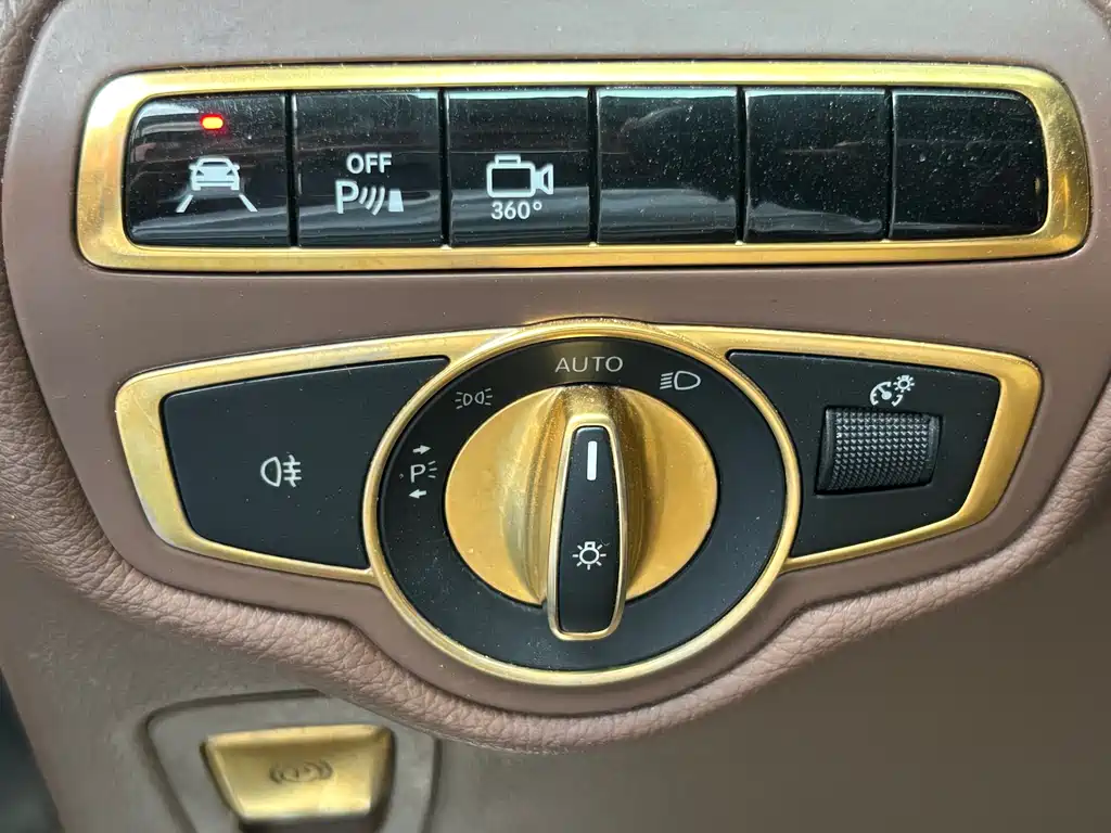 MERCEDES-BENZ V CLASS