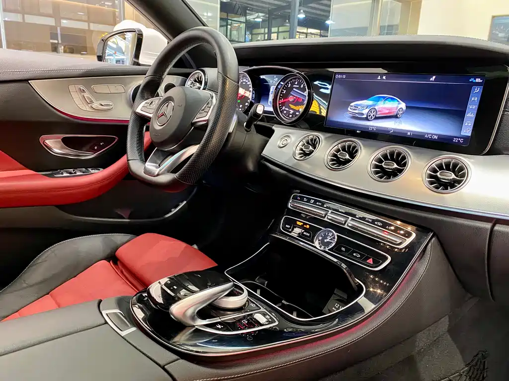 MERCEDES-BENZ E CLASS