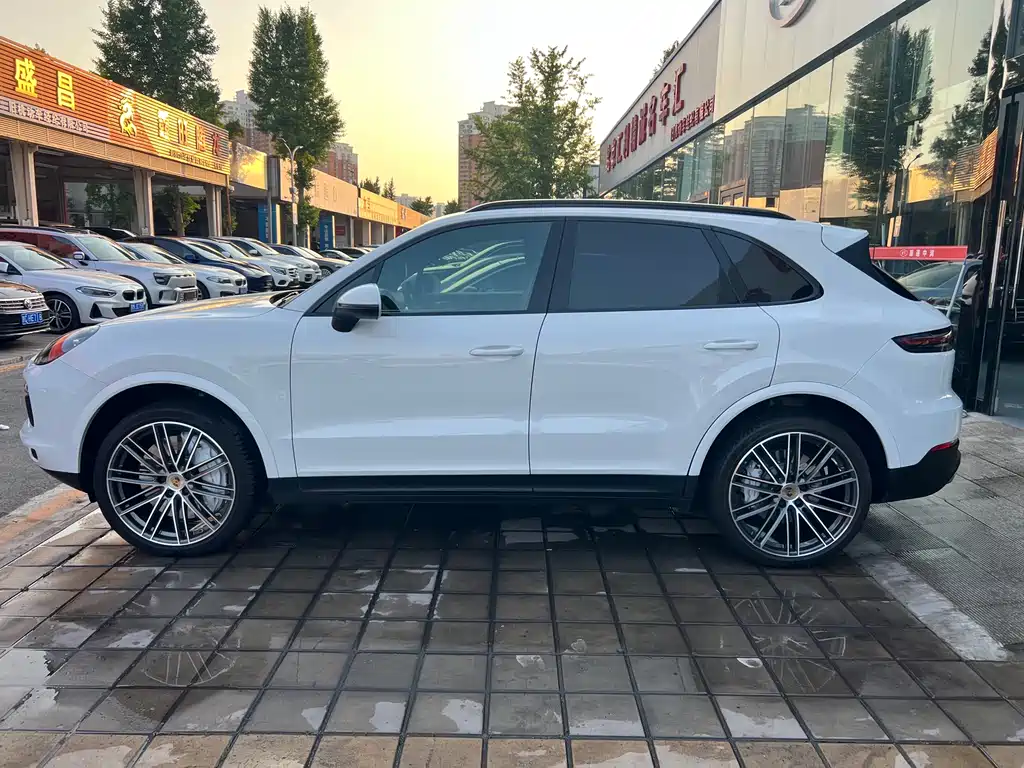 PORSCHE CAYENNE