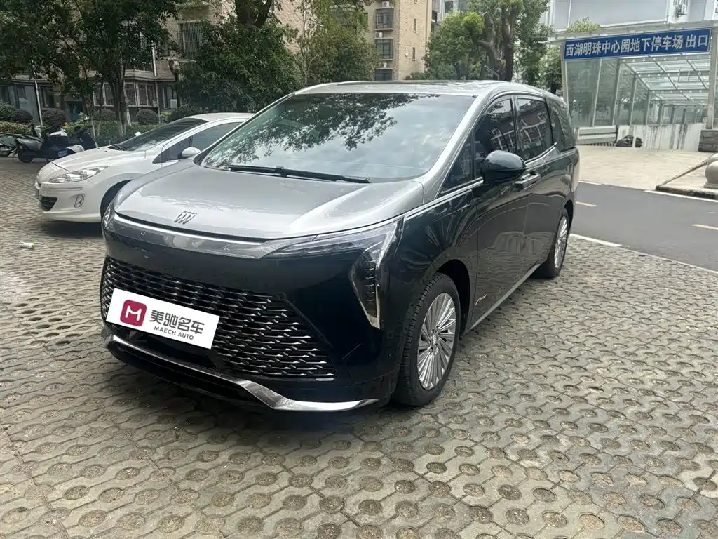 Век 2023 года 2.0T четырёхместная версия с частной конфигурацией 31000 km 2023