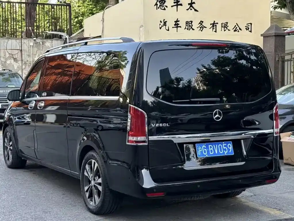 MERCEDES-BENZ V CLASS