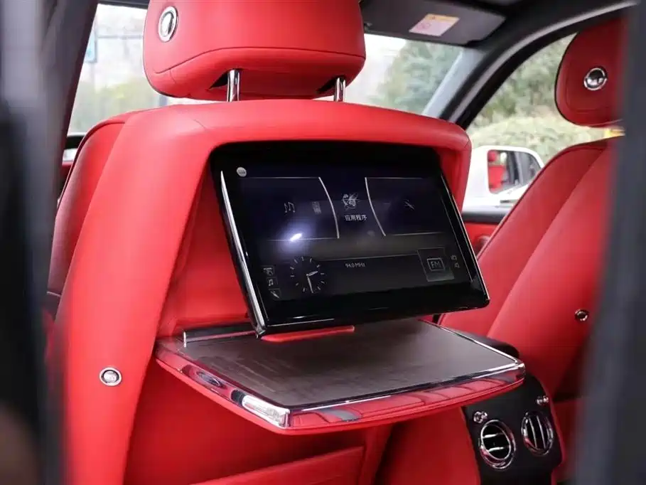 Rolls-Royce Cullinan 2018 мест